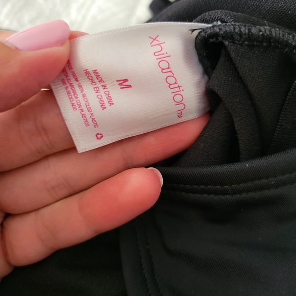 Black one piece swinsuit - Picture 4 of 4